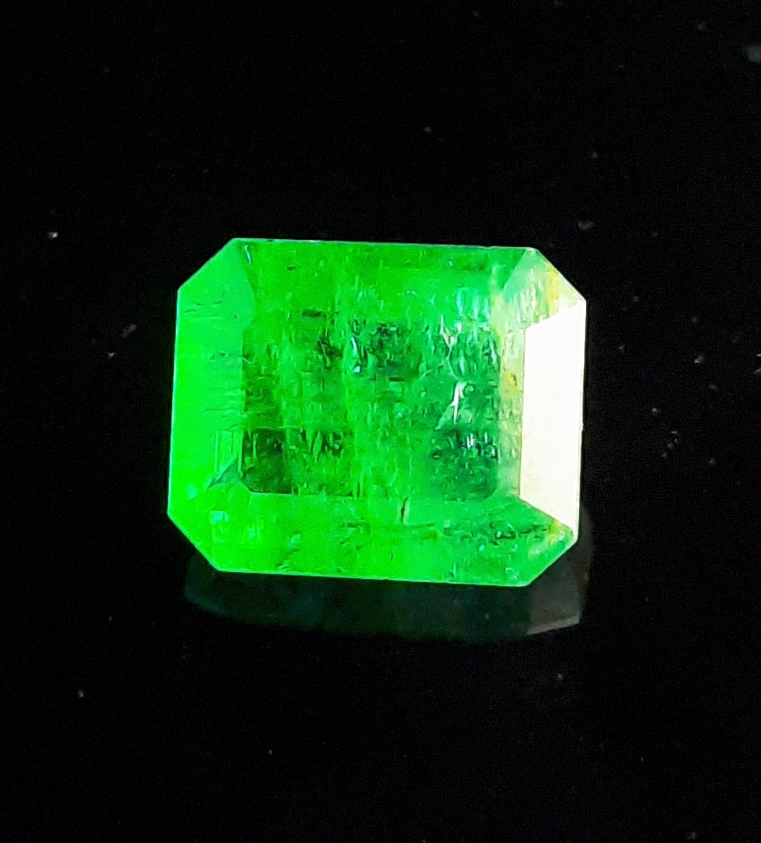 14.52 Carats Natural Zambian Emerald 14.47x13.40x8.24mm