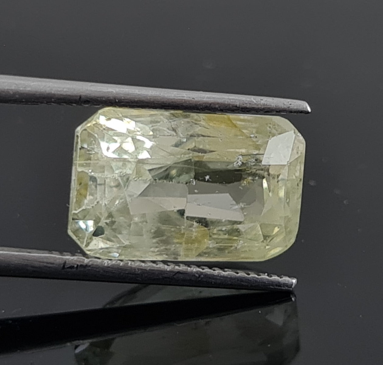 9.75 Carats Natural Lemon Yellow Sapphire 13.14x8.35x7.70 mm